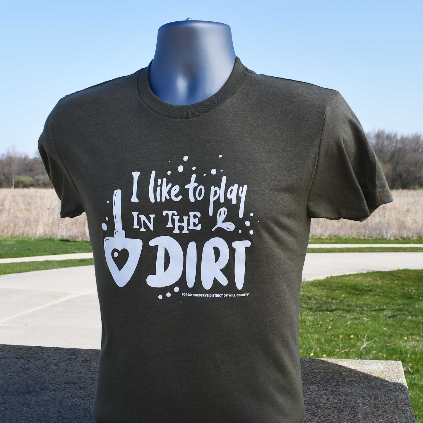 I play in the dirt T-shirt (unisex)