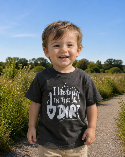 I play in the dirt T-shirt (toddler)