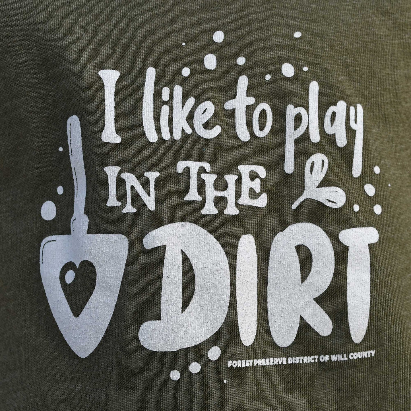 I play in the dirt T-shirt (toddler)